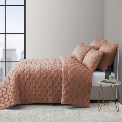 O&amp;O by Olivia &amp; Oliver&trade; Lofty Stitch King Quilt in Rose