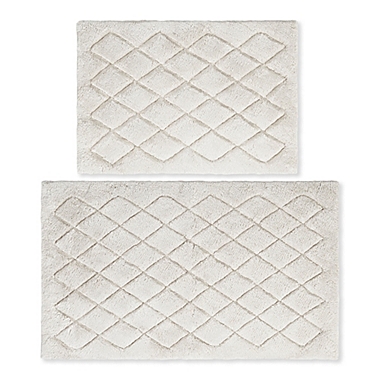 Vera Wang&reg; Marquis Diamond Bath Rug Set in Pastel Grey. View a larger version of this product image.