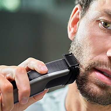 Philips Series 5000 Beard Trimmer in Black. View a larger version of this product image.