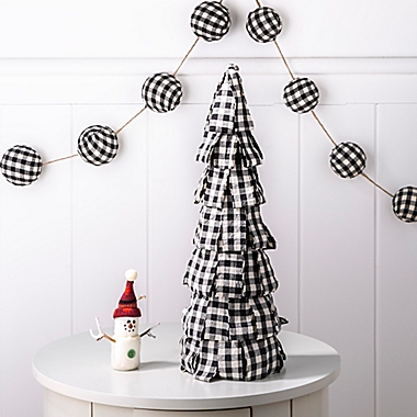 Plaid Fabric Garland in Black/White. View a larger version of this product image.