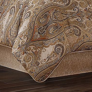 J. Queen New York&trade; Luciana 4-Piece King Comforter Set in Beige. View a larger version of this product image.