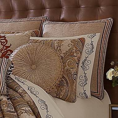 J. Queen New York&trade; Luciana 4-Piece King Comforter Set in Beige. View a larger version of this product image.