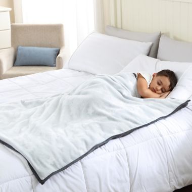 Therapedic&reg; Glow-in-the-Dark Reversible 6 lb. Weighted Throw Blanket in Grey. View a larger version of this product image.