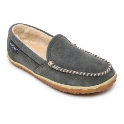 moccasin slippers size 10