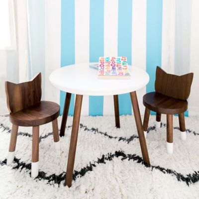 kids round table and chairs