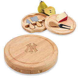 Picnic Time® MLB New York Yankees Brie Cheese Board Set