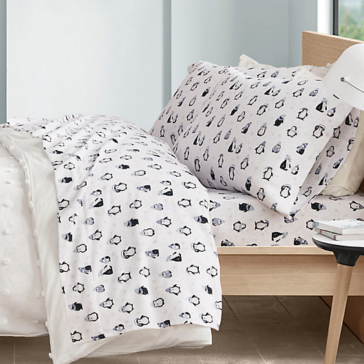 Alternate image 1 for Intelligent Design Cozy Penguin Print Flannel Sheet Set
