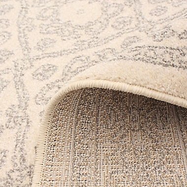 ECARPETGALLERY Emma 5&#39;3 x 7&#39;3 Area Rug in Ivory. View a larger version of this product image.