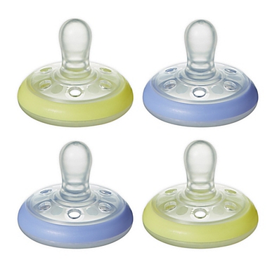 Tommee Tippee&reg; Size 0-6M 4-Pack Breast-Like Night Pacifier in Blue. View a larger version of this product image.