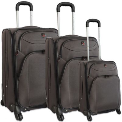 travelers club luggage carry on