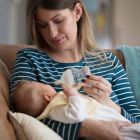 Alternate image 10 for Tommee Tippee Closer to Nature 3-Pack 5 oz. Clear Baby Bottle