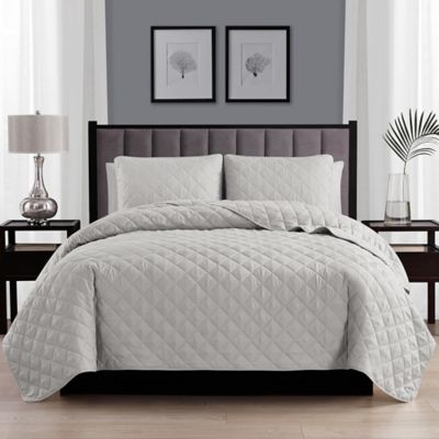 Cathay Home Home Basics 3-Piece Full/Queen Quilt Set in Light Grey