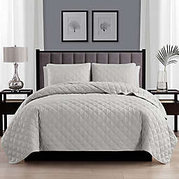 Cathay Home Home Basics 3-Piece Full/Queen Quilt Set in Ivory