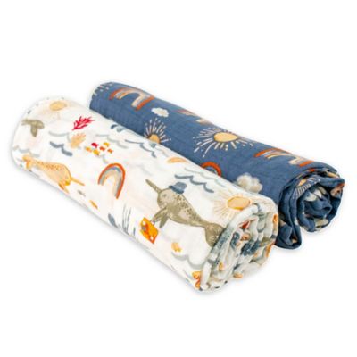 Bebe au Lait&reg; 2-Pack Narwhals and Rainbows Muslin Swaddle Blankets in White/Blue
