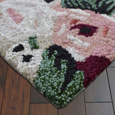 Easy Care Abstract Floral 1&#39;8 x 2&#39;10 Indoor/Outdoor Accent Rug in Red/Green. View a larger version of this product image.