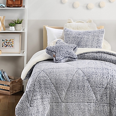 UGG&reg; Casey 3-Piece Full/Queen Comforter Set in Navy. View a larger version of this product image.