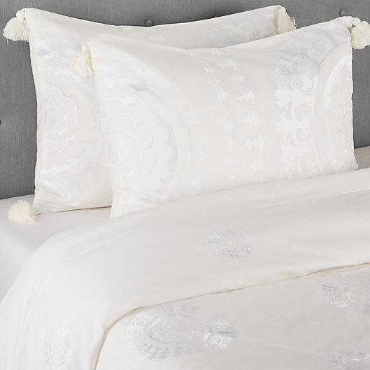 Alternate image 1 for Global Caravan™ Agra 3-Piece Full/Queen Comforter Set in White