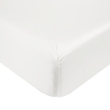 Nestwell&trade; Cotton Percale 400-Thread-Count Queen Fitted Sheet in Bright White. View a larger version of this product image.