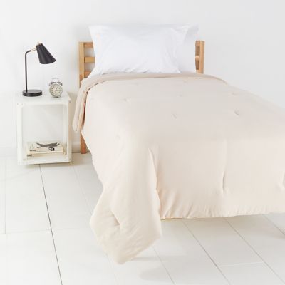 Simply Essential&trade; Solid Twin/Twin XL Comforter