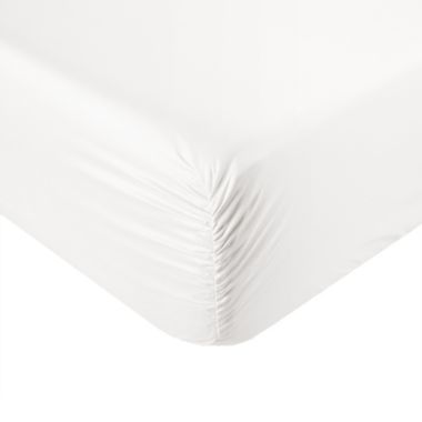 Everhome&trade; Egyptian Cotton 700-Thread-Count Queen Fitted Sheet in Ivory. View a larger version of this product image.