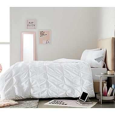 Wamsutta&reg; Collective Boston 3-Piece Full/Queen Comforter Set in White. View a larger version of this product image.