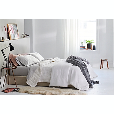 Nestwell&trade; Supreme Softness Plush Full/Queen Blanket in Bright White. View a larger version of this product image.