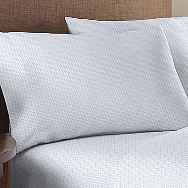 Everhome&trade; Sateen Circle Geometric 400-Thread-Count Standard Pillowcases in Skyway (Set of 2). View a larger version of this product image.