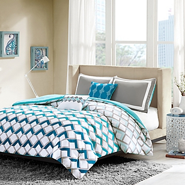 Intelligent Design Finn Full/Queen Comforter Set in Blue. View a larger version of this product image.
