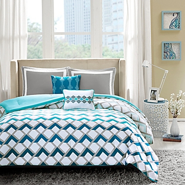 Intelligent Design Finn Twin/Twin XL Comforter Set in Blue. View a larger version of this product image.