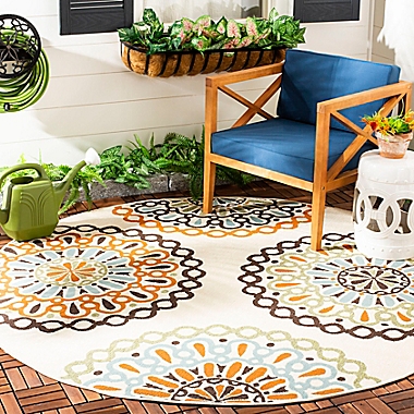 Safavieh Veranda Avery 6&#39;7 Round Indoor/Outdoor Area Rug in Cream. View a larger version of this product image.