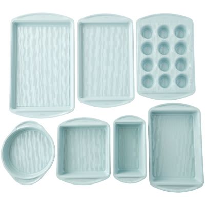 Wilton Texturra Performance Nonstick 7-Piece Bakeware Set In Light Blue