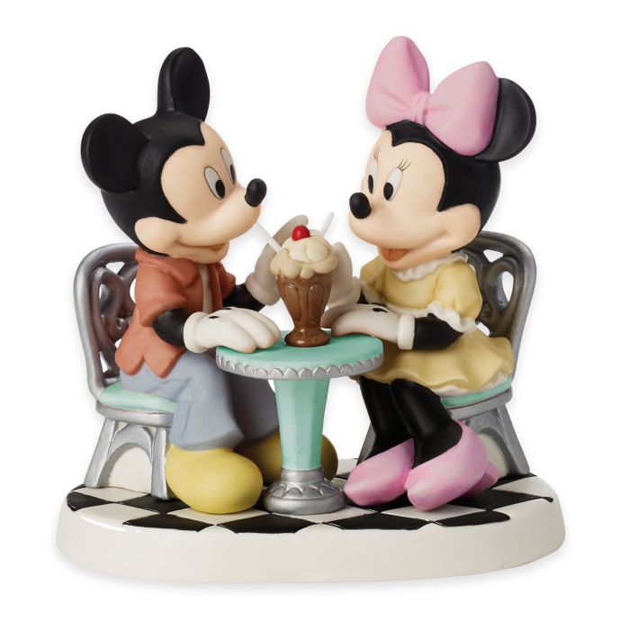 disney showcase collection mickey and minnie