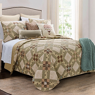 Donna Sharp Victorian Beauty 3-Piece King Quilt Set in Beige. View a larger version of this product image.