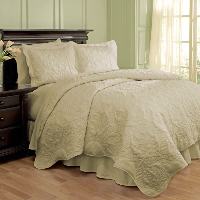 Waverly® Dressed Up Damask Scalloped 4Piece Quilt Set Bed Bath & Beyond