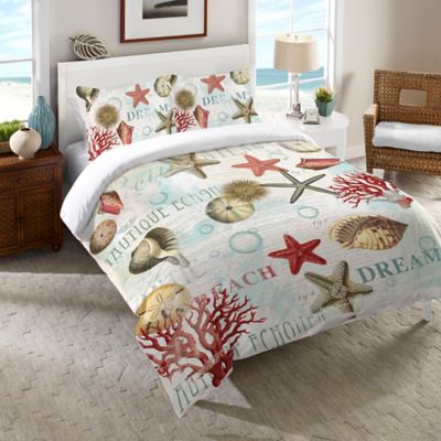 Laural Home&reg; Dream Beach Shells Reversible Queen Comforter in Red