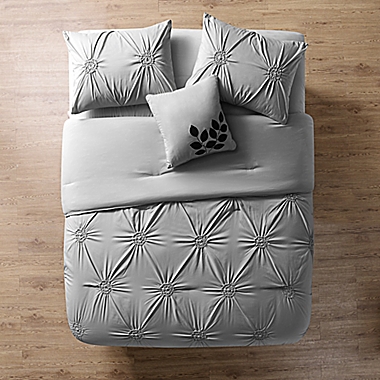 VCNY Home London 4-Piece Queen Comforter Set in Grey. View a larger version of this product image.