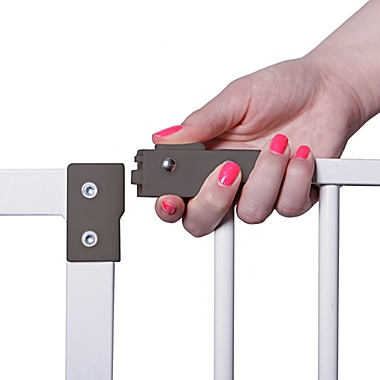 Dreambaby&reg; Liberty Auto-Close Gate in White. View a larger version of this product image.