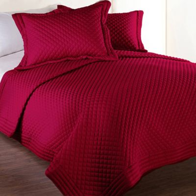 Clean Living Diamond Water/Stain Resistant Twin Quilt in Red