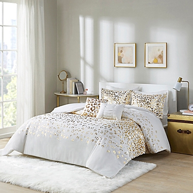 Intelligent Design Lillie 5-Piece Full/Queen Duvet Cover Set in Ivory/Gold. View a larger version of this product image.