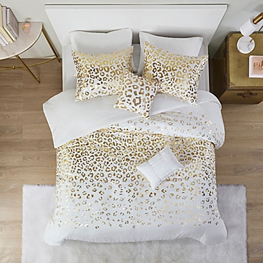 Intelligent Design Lillie 4-Piece Twin/Twin XL Duvet Cover Set in Ivory/Gold. View a larger version of this product image.