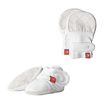 goumi Organic Cotton Size 0-3M 2-Piece Mitt and Bootie Set in Diamond Dots Cream. View a larger version of this product image.