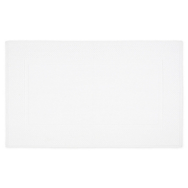 Nestwell&trade; 20&quot; x 33&quot; Flat Weave Bath Rug in White. View a larger version of this product image.