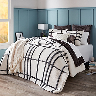 UGG&reg; Blasdale 2-Piece Twin Comforter Set in Snow/Charcoal. View a larger version of this product image.