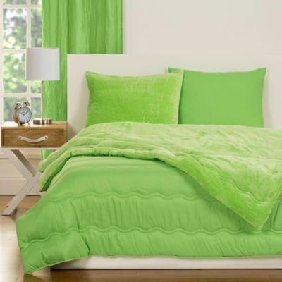 Crayola&reg; Playful Plush 3-Piece Full/Queen Comforter Set in Green