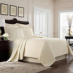 Williamsburg Richmond Full Coverlet in Ivory
