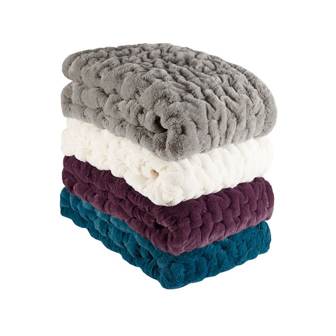 Bundle Up: 15 Best Wool Blankets for Winter | HiConsumption