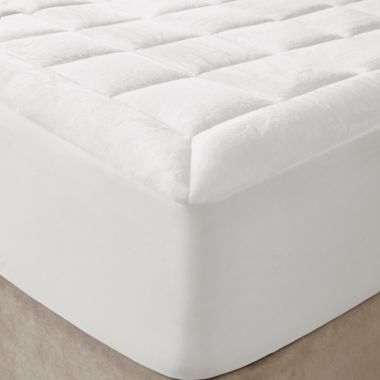 Madison Park Cloud Soft Twin Mattress Pad in White. View a larger version of this product image.