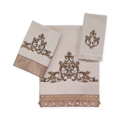 Fall Wreath Hand Towels in Natural (Set of 2) | Bed Bath & Beyond