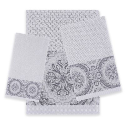 white decorative bath towels