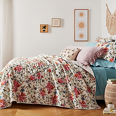 Wild Sage&trade; Floral Garden 2-Piece Twin/Twin XL Quilt Set in Natural. View a larger version of this product image.